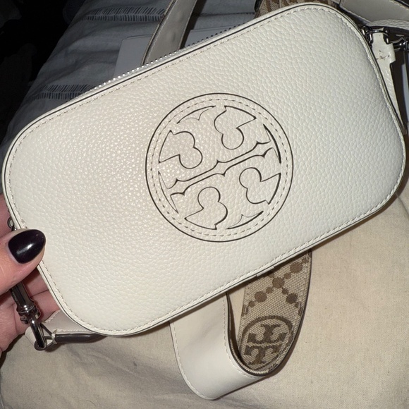 Tory Burch - Picture 3 of 6